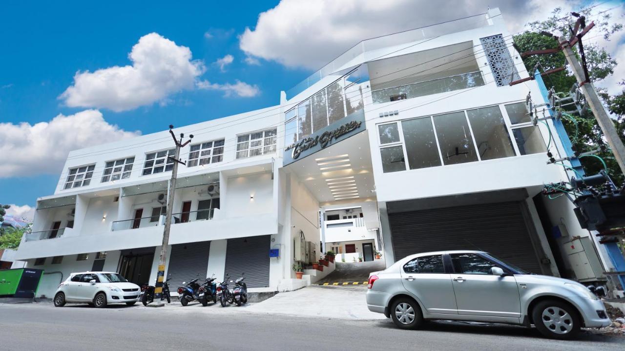 Hotel Grand Square เยอร์โคด ภายนอก รูปภาพ